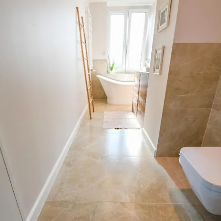 Spodek Przestronny I Piekny Apartament * 卡托维兹